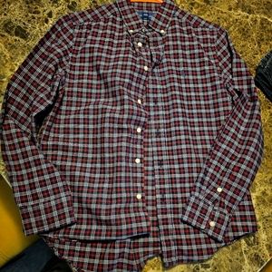 Boys Ralph Lauren 100% cotton button-down shirt.  Great condition. Size 14-16